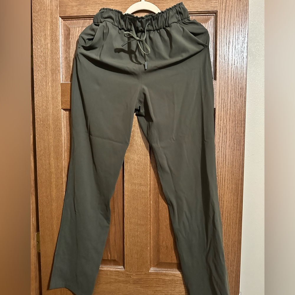 Lululemon straight leg pant